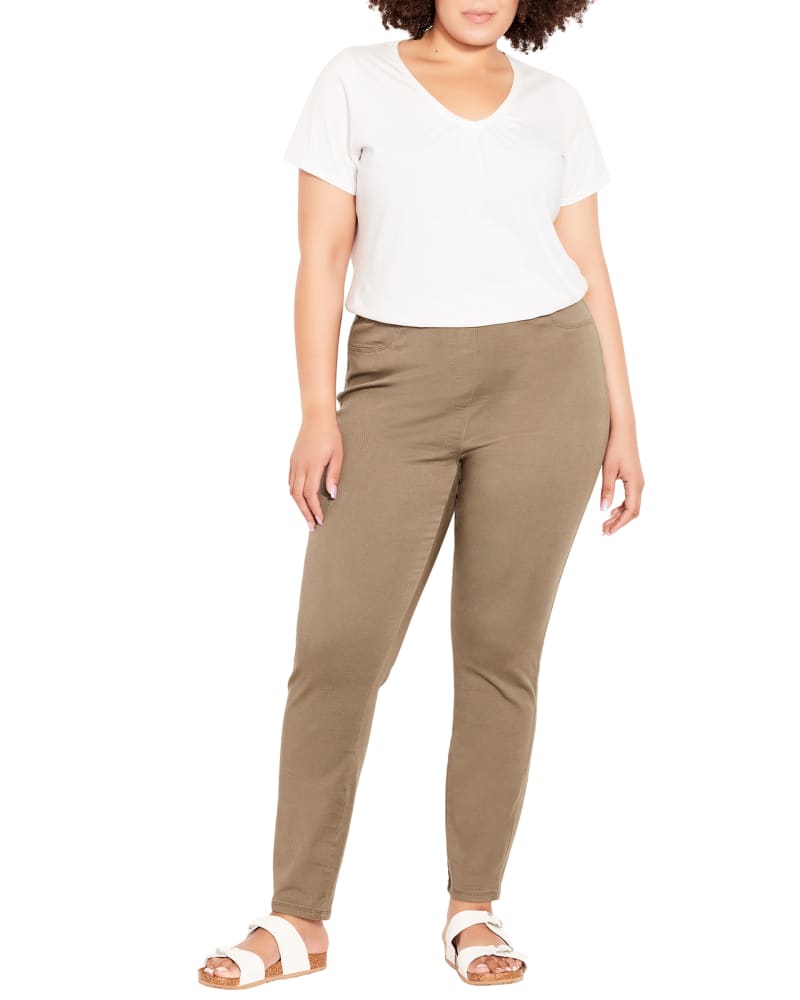 Plus size model wearing  by Evans | Dia&Co | dia_product_style_image_id:202714